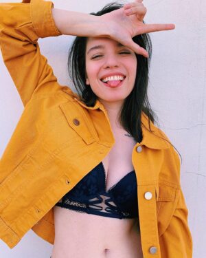 Mica Suárez Instagram - pues yo creo que tengo que tomar sol JAJJAJA
