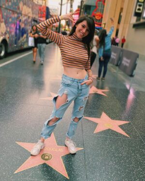 Mica Suárez Instagram - ignoren mi flequillo horrible quería una foto con las estrellas ok