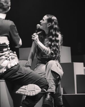 Micaela Vázquez Instagram - Este look 🔥🔥🔥
GRACIAS nuevamente @kativara por el amor y la paciencia para vestirme 🤍
Ese conjunto increíble es de @gtss_world y cómo siempre mis 👢 @rickysarkany 
Pelo y makeup con los mejores @mauromaxdebrito @delavegamakeup 
💍 @cuatromusas 
📸 @juanalantaron 

Les gustoooo??? Los leo 🙌