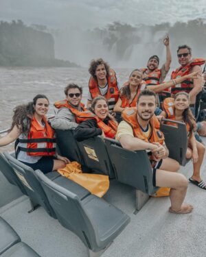 Micaela Vázquez Instagram - CATARATAS HAS TENIDO? 💘😍

Tremendo día en las Cataratas del Iguazú. Pasó de todo y lo vamos a contar mañana de 8 a 10hs por @luzutv ✨ #AntesQueNadie