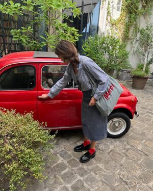 Michelle Gomez Instagram - Is the strike over yet? Can I please get off this corner? Although as corners go this one @museedelachasseetdelanature is quite the prettiest one I’ve ever perched upon. 
#paris #is #tresbelle #but #nyc is my real love.  Like a goofy younger cousin you like having around. Less pretentious and a lot more comfortable. #godblessamerica