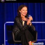 Michelle Gomez Instagram – LOVED meeting you all today. Such a blast @supanovaexpo see you all tomorrow. #sydney #you #rock