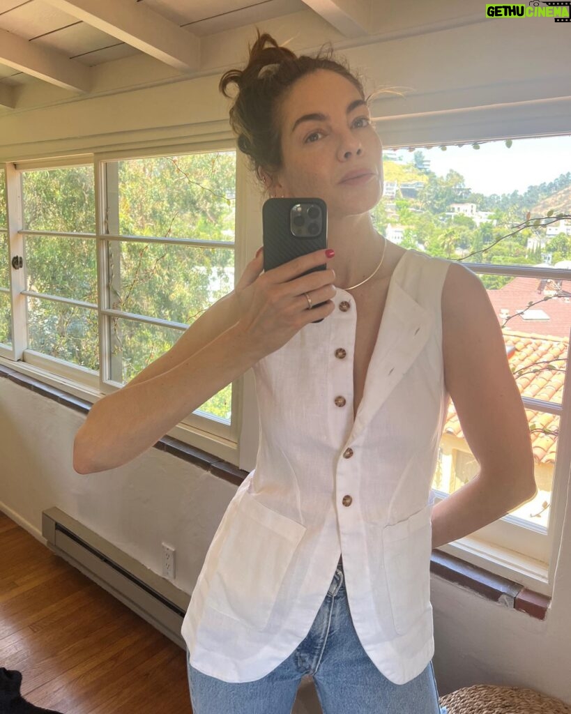 Michelle Monaghan Instagram - Happy Twosday! Top was too cute I wore it two days in a row. 🕊️ @posse