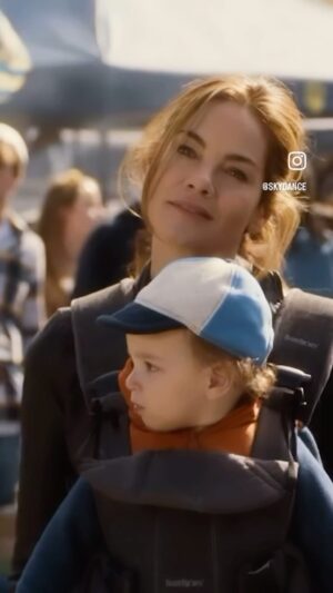 Michelle Monaghan Instagram - You know, just over here prepping for tonight’s #nationalchampionship game.
#TheFamilyPlan is now streaming on @appletv!