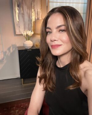 Michelle Monaghan Instagram - Happiness is this!! 🫶 Get ready cuz this is premiere week of #TheFamilyPlan streaming only on @applefilms THIS FRIDAY!! ‼️‼️‼️ This film is one of my personal FAVORITES and I can’t wait for you to enjoy this gem with your families this holiday season!! 🤩Get ready for me to flood your feed with ALLLLLL #TheFamilyPlan content!!!! Here we gooo…. 🤩🤩🤩🤩 Dec 15!!!! @markwahlberg