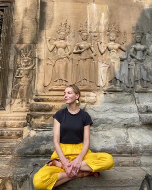 Michelle Monaghan Instagram - Lost in the magic of the ancient temples of Angkor Wat, aka “City of Temples”.✨This Eighth Wonder of the World is the largest religious monument in the world! Built 900 years ago, it holds the mythology of both Hindu and Buddhism religions. To experience its sheer beauty at sunrise was a dream come true. 💫Thank you to my incredible Cambodian tour guide “Lee” @chhvn1y_chhorn for the history lesson and for capturing our awe-inspiring day. I’ll treasure it forever. 🙏 #angkorwat #cambodia