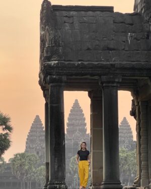 Michelle Monaghan Instagram - Lost in the magic of the ancient temples of Angkor Wat, aka “City of Temples”.✨This Eighth Wonder of the World is the largest religious monument in the world! Built 900 years ago, it holds the mythology of both Hindu and Buddhism religions. To experience its sheer beauty at sunrise was a dream come true. 💫Thank you to my incredible Cambodian tour guide “Lee” @chhvn1y_chhorn for the history lesson and for capturing our awe-inspiring day. I’ll treasure it forever. 🙏 #angkorwat #cambodia