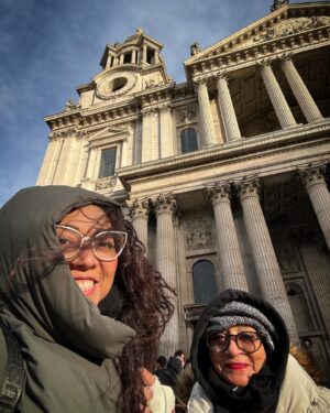 Michelle Rodríguez Instagram - 🎶 come on baby ride my car…🎶

Jamás imaginé que podría pasar esto, que dicha tan infinita verte descubrir el mundo, que todo sea una aventura, caminar 12 horas, que nos mueva el aire, comer como bebés y tomar fotos y fotos.
Gracias mamá por traerme al mundo, que felicidad recorrer un poco de tu mano, gracias por enseñarme a ser valiente y aguantadora, me ganas.

Te amo mami ♥️