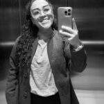 Michelle Rodríguez Instagram - 🎶 si tú supieras que tu recuerdo me acaricia como el viento🎶 A veces a me cuesta creer todo lo que estoy viviendo, tal vez muy en su adentros sabía que algún día esto iba a pasar, no lo sé, pero de lo que estoy segura es que mucho de lo que soy es gracias a las enseñanzas de mis abuelitos, a su disciplina, paciencia y amor. Se que siguen iluminando mi camino y también los siento cuando los encuentro en el camino y cuando me abren puertas. Te extrañamos desde hace 20 años pero te siento siempre, te pienso mucho y te llevo en cada andar Gracias por la música y el amor ♥️ ahí te llevo en la sonrisa