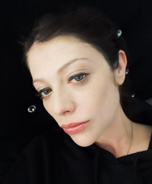 Michelle Trachtenberg Instagram - Naughty or nice list? 💋💖