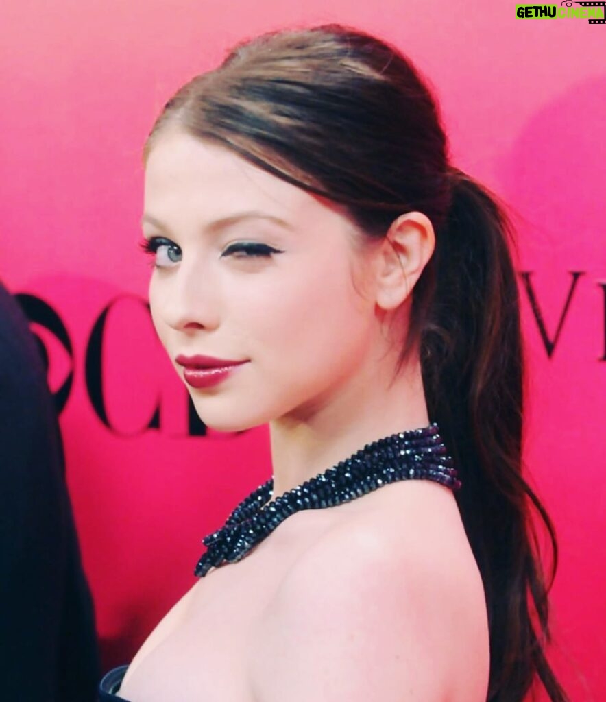 Michelle Trachtenberg Instagram - 💋