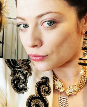 Michelle Trachtenberg Instagram - Eye can’t believe it’s not #friday