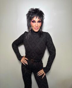 Michelle Visage Instagram - I LOVE ROCK N’ ROLL This week’s Drag Race Down Under look was SO MUCH FUN! Hair @haircraigmarsden Paint @makeupwith_leyla Outfit @thekooples It's time for the legendary SNATCH GAME on #DragRaceDownUnder! 👑 Watch now on: 🌎 @wowpresentsplus (worldwide ex. UK Down Under) Use code: DOWNUNDER for 20% off your first month! 🇦🇺 @stanaustralia 🇳🇿 @tvnz.official