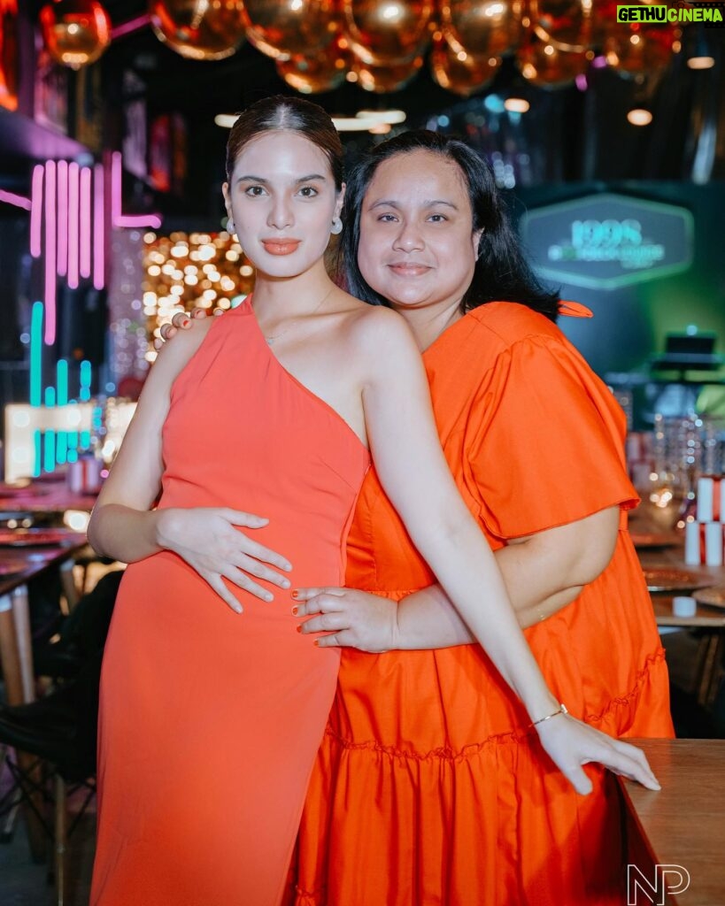 Michelle Vito Instagram - Happy 50th birthday, mommy! 🫶🏻 I love you more than you know. Always grateful to my @_illospartytrays family for always being there especially on our important life events. @1998loungebyillos Captured moments by @niceprintphoto 📸 Photoman: @mibphotomanph Cake: @cassys.choice20 Milkteas: @thealleyphilippinesofficial