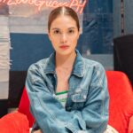 Michelle Vito Instagram - #guessph @guess ✨