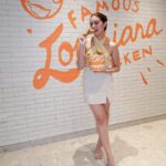 Michelle Vito Instagram - Poppin 🍗 Get ready to experience the Poppin’ flavors Popeyes has to offer! Their 52nd store is now open located at Recto Manila. See you there 😍 @popeyesph 🍗 #popeyesph #popeyeschicken #poppinupinrecto