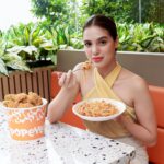 Michelle Vito Instagram - Poppin 🍗 Get ready to experience the Poppin’ flavors Popeyes has to offer! Their 52nd store is now open located at Recto Manila. See you there 😍 @popeyesph 🍗 #popeyesph #popeyeschicken #poppinupinrecto