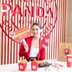 Michelle Vito Instagram - What’s up, #PandaFam! 🐼 @pandaexpressph opened their first Drive-Thru store in the South located at Pacita Complex Laguna last April 21! ❤️What are you waiting for? You may now grab your favorites through Drive-Thru, Dine-in or Take Out. Also available for delivery via order.pandaexpress.com.ph, GrabFood and foodpanda 🥢 #PandaExpress1stDriveThruInTheSouth #PandaExpressPacita