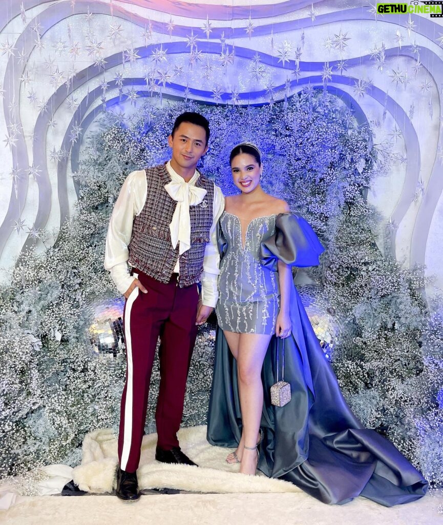 Michelle Vito Instagram - #StarMagicalChristmas ❄️ thank you for creating this lovely piece @raus1983 @rauatelierweddings 🤍 even though it was rushed and you had only a few days. Styled by: @francischee_ Make up: @xengzulueta Hair: @gmandehair Clutch: @blingandcoph