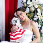 Michelle Vito Instagram - wishing everyone a very merry christmas! 🎄