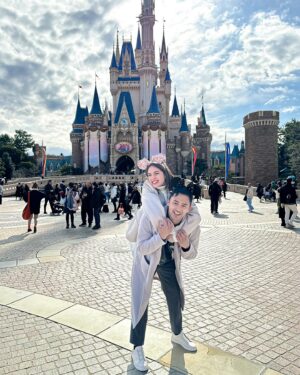Michelle Vito Instagram - disney baby ✨ 

🧥: @hm