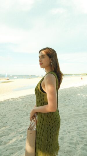 Michelle Vito Instagram - evening session 🐚🌴

@skintific.ph #skintificph
