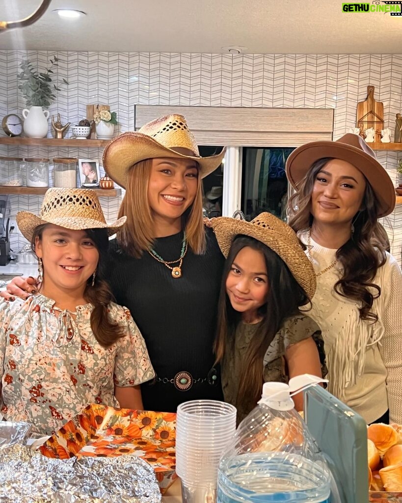 Michelle Waterson-Gomez Instagram - Super late on posting these thanksgiving pics, but there is always time to be thankful! 🥹 now more then ever I enjoy the small moments in life! Tricked the boys into all wearing the same shirt 😂