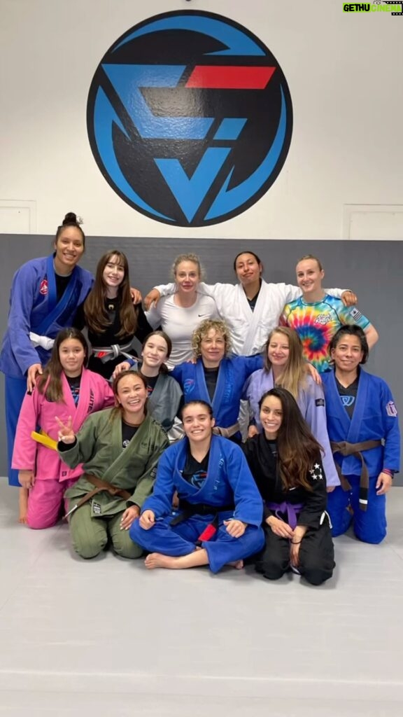 Michelle Waterson-Gomez Instagram - First all women’s live roll was a huge success!!! Just wanted to thank everybody for coming together and making it an environment where we can learn and grow!!! #strongertogether