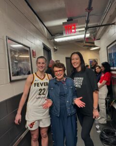 Michelle Wie Instagram - Was incredibly cool to see the sold out crowd today for the @nyliberty vs @indianafever game! The vibes were high today, let’s keep it going tomorrow at @mizuholpga !!! Thanks for having me out @nyliberty 🫶