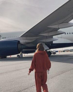 Michelle Wie Instagram - Flew @delta my entire career and I grew up dreaming of being sponsored by Delta. Pinching myself right now… can’t believe I’m gonna be in a Delta commercial with my girl @rosezhang !!! 🥹🥹