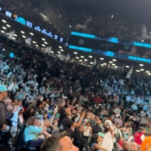 Michelle Wie Instagram - Was incredibly cool to see the sold out crowd today for the @nyliberty vs @indianafever game! The vibes were high today, let’s keep it going tomorrow at @mizuholpga !!! Thanks for having me out @nyliberty 🫶