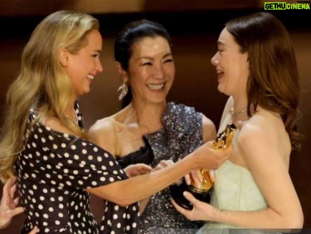 Michelle Yeoh Instagram - Congratulations Emma!! I confused you , but I wanted to share that glorious moment of handing over Oscar to you together with your best friend Jennifer!! She reminded me of my Bae Jamie Lee Curtis ♥✨ always there for each other!! 😘😘😘