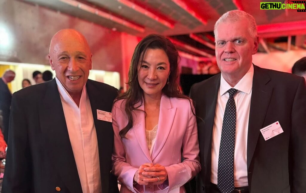 Michelle Yeoh Instagram - Very happy to be back and meet so many old friends and the new ones too! 🥰✨🥂 Thank you @HSBC for inviting me to their Global Investment Summit in Hong Kong.