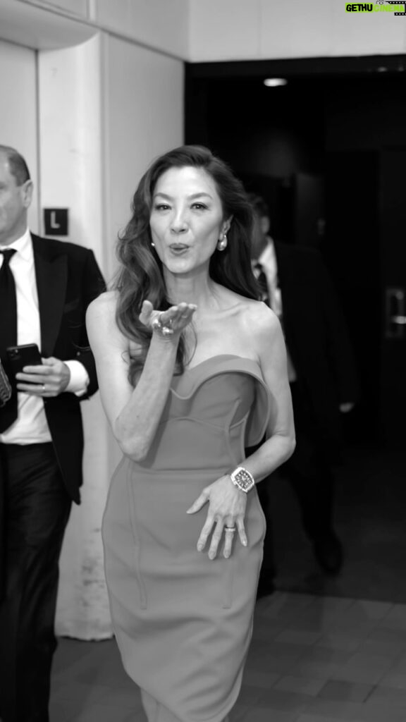 Michelle Yeoh Instagram - 🔙 stage at the @beverlyhilton with @michelleyeoh_official 🖤 #GoldenGlobes