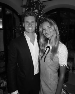 Mick Schumacher Instagram - Merry Christmas from us to you 🤍