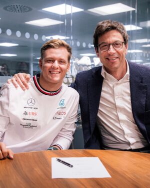 Mick Schumacher Instagram - Signed. ✍️ @mickschumacher meets the Boss. 🤝