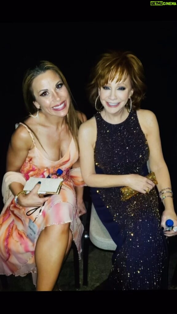 Mickie James Instagram - That one time I met the legend herself @reba #memories #5yearsago #onthisday Just popped up in my memories. Yes, she is the sweetest. Yes, she was the coolest. Yes, I was FREAKING OUT! #thatisall