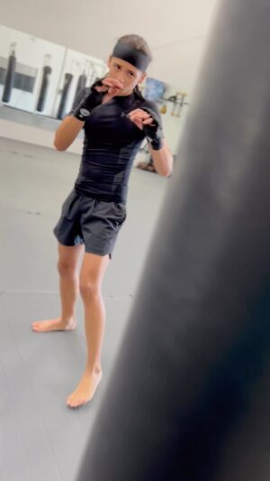Miguel Mora Instagram - 🥊🥊
•
•
•
Song: Swang - Rae Sremmurd
•
•
•
#MikeysFAM #MiguelsFAMILIA #kickboxing #martialarts