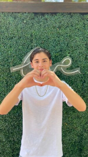 Miguel Mora Instagram - I am humbled and grateful to share with you all that I am learning my third language, Portuguese 🇧🇷 Thank you for your unwavering support and loyalty. I am truly blessed to have such amazing fans. 
Thank you 🫶🏼

Amo vocês 🖤

#miguelmora