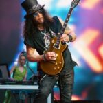 Miguel Mora Instagram - Happy Halloween 🎃 🎸 • • • @slash @gunsnroses