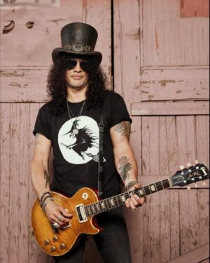 Miguel Mora Instagram - Happy Halloween 🎃 🎸
•
•
•
@slash @gunsnroses