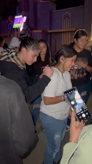 Miguel Mora Instagram - Thank you to all of those who came out to show love ❤️ I can’t express how grateful I am to have this beautiful fan base. Thank you for these unforgettable memories 🫂❤️
•
•
•
#MiguelsFAMILY 
#MiguelsFAMILIA 
•
•
•
Song: Overnight Celebrity - Twista 
•
•
•
Love you all 🫶🏼