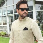 Mikaal Zulfiqar Instagram - Seasons Greetings and Happy Holidays!
