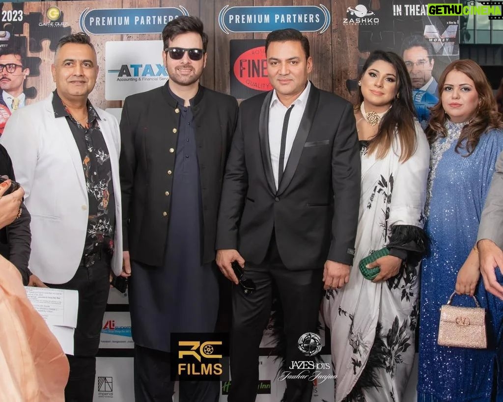 Mikaal Zulfiqar Instagram - Great Turn out at the screening of MBG in Sydney. Wearing @emraanrajput @zeefarooki @hafsazfarooqi