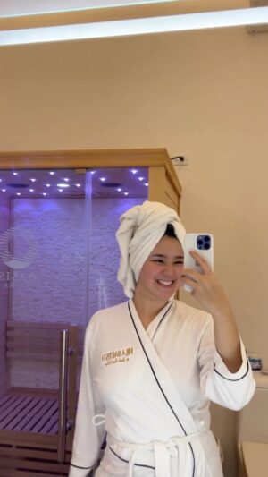 Mikee Quintos Instagram - Looking for a weekend getaway spot? 
Look no further!! 

Book your next staycation at @myvillabautista 🫶🏻