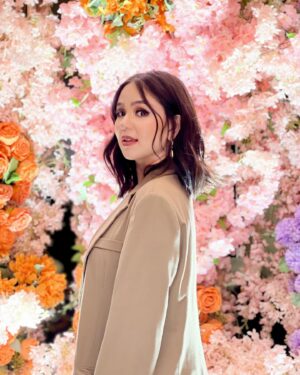 Mikee Quintos Instagram - #SofiasTropicalJourneyTo18 🌸