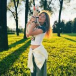 Milana Khametova Instagram - Доброе утро от нас с Дипиком!🫶🏼 Вчера гуляли по Минску! Была классная погодка, отличное настроение и море случайных селфи!🤳 В Минске живут очень крутые и гостеприимные ребята!❤️ В следующий свой выходной опять пойду гулять! Подскажите места, где можно с Дипиком погулять? #миланахаметова #milanakhametova #chihuahua #чихуа