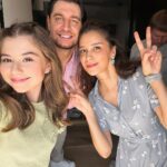 Milana Khametova Instagram - Сегодня экватор съемок🎬 Как же быстро летит время… Особенно остаток лета( Но оно того стоит!🎬❤️ «НЕ ОДНА ДОМА» @dava_m @rav_shana #миланахаметова #milanakhametova #неоднадома