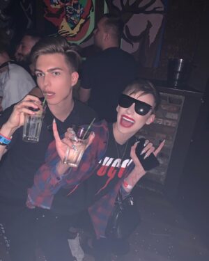 Milana Petrova Instagram - Ахаххаха как я соскучился по таким кадрам! 🤣 Листайте карусель 🤡