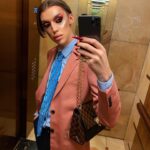 Milana Petrova Instagram - МОЙ КУРС ПО МАКИЯЖУ ДЛЯ СЕБЯ УЖЕ ДОСТУПЕН! В описании профиля есть ссылка на сайт, где можно его купить ❤️ После прохождения курса вы научитесь делать ох*ительные макияжи 💅🏻 Спасибо большое за вашу поддержку и внимание, давайте вместе е*ашить крутые мейки! 🥳❤️